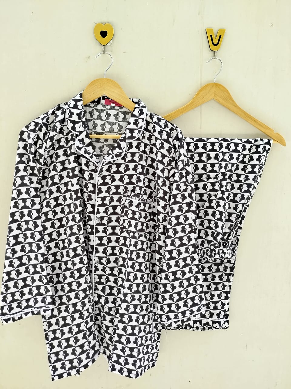 Black white check Pyjamas With Free Scurnchi.